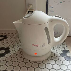 T-fal 電気ケトル ティファール 1L ホワイト ニューヴィテスプラス