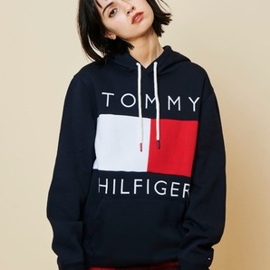 TOMMY HILFIGER トミーヒルフィガー フラッグロゴパーカー XLサイズ ネイビーの画像2