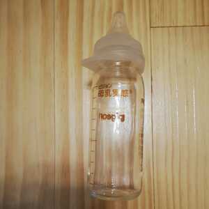  Pigeon mother’s milk real feeling 100ml feeding bottle glass made bin only d4