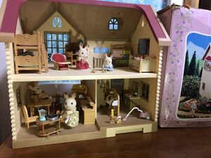 シルバニア ぶどうの森のお家 家具人形付き 白いうさぎ家族