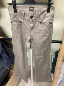 N LEVI'S LADY STYLE リーバイス　ズボン　ボトムス　サイズ　27インチ