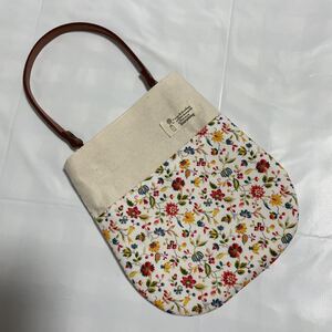 003リバティ 持ち手付きスマホポーチ ハンドメイド