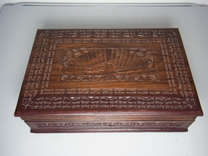 ##[ prompt decision ] antique manner tree carving tree box key attaching case ..? USED goods present condition please 
