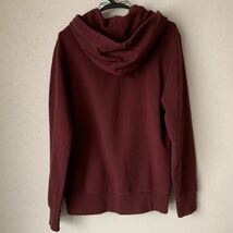 タグ有★Levi's ★リーバイス★お洒落なスウェットパーカー M ボルドー フーディー HOODIE 古着風 ロゴ カレッジロゴ ワイン 男女兼用 中古_画像2