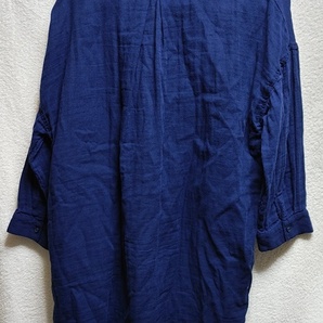 Mサイズ tsukuru&Lin. 七分袖 カットソー Vネック 両脇ポケット 紺色の画像2