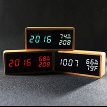 目覚まし時計 LEDデジタル時計 大音量 木目調 おしゃれ 置き時計 カレンダー付き アラーム機能 明るさ調節 温度表示 USB/乾電池_画像7