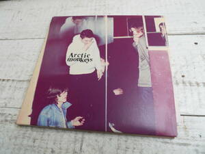 M8034 Arctic monkeys / Humbug アークティックモンキーズ 日本版 (0309)