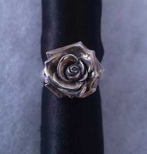 FULL METAL BOX..47 rose ring ( rose ). silver made. used beautiful goods regular goods 