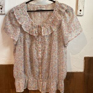 オリーブデオリーブの花柄ブラウス