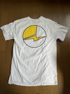 送料210円● fragment design × ポケモン Tシャツ M フラグメント ピカチュウ