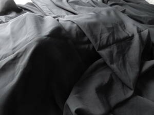 【★】ライトダブルクロス・ネイビー・中厚手・巾147cm×3.65ｍ以上・若干の伸縮性・重量有り、しっかりした布地・ワンピース、スーツ等に
