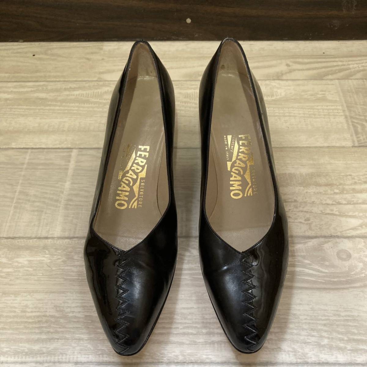 日本製 フェラガモ Vintage パンプス 黒 AA 7 イタリー In Made