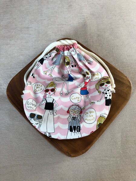 ハンドメイド 丸型巾着ポーチ・巾着袋 大【キラキラガールズ】ピンク