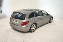 ミニチャンプス メルセデス ベンツ Rクラス 2005 1/18 ミニカー_画像3