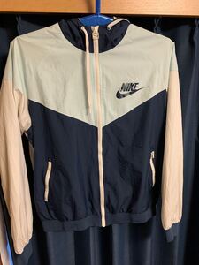 NIKE ナイキ ナイロンジャケット レディース