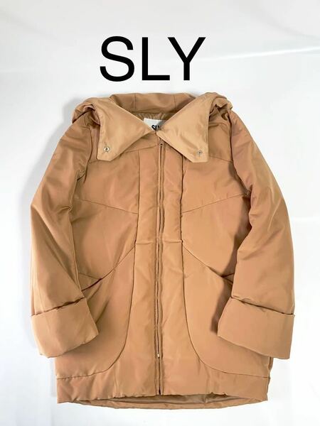 SLY レディース ビッグフーディ ダウンジャケット 軽量極暖 サイズ1 ライトベージュ 女性用 スライ バロックジャパン ワイドシルエット