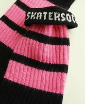 SkaterSocks ロングソックス 靴下 ソックス スケボー Mid calf Black tube socks with BubbleGum Pink stripes style 1 (19インチ)_画像3