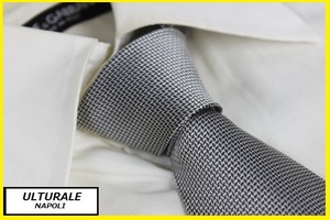 【送料無料】新品ウルトゥラーレ（ULTURALE）　100％シルク織り柄ネクタイ　タイ（銀：シルバー）　ナポリ