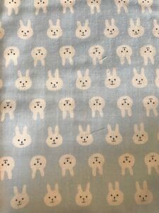 ダブルガーゼ 水色 うさぎ カットクロス105センチ×50センチ コットンこばやし 国産