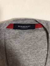 【新品未使用品】 BURBERRY バーバリー Vネック Tシャツ カットソー グレー サイズM_画像4