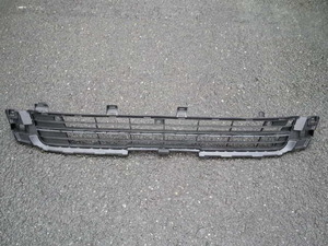 HIACE 3型ワイドボディ 200系ハイエース純正ラジエーターインナーグリル 53112-26050 GENUINE RADIATOR INNER GRILLE FRONT BUMPER WIDE