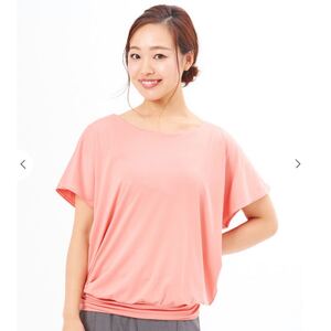 【LAVA】カップ付きTシャツ 新品 未着用