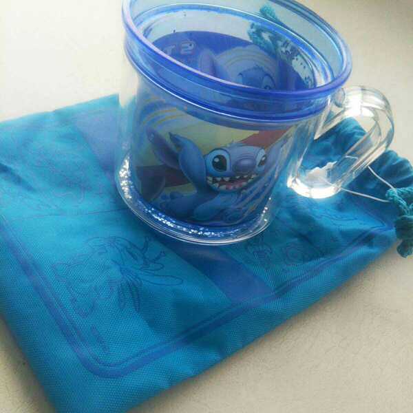 難あり　未使用 Disneystore 購入 スティッチ プラスチックカップ 巾着袋付き 子供用コップ キッズ 幼児 ブルー 
