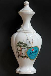 [ rare * antique ] thousand mountain white sake ceramics bottle only pine pattern empty bin red-blossomed plum tree 