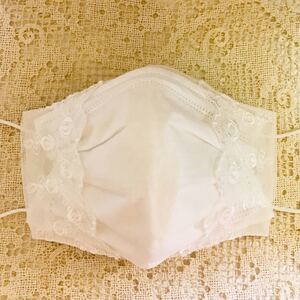 ハンドメイド立体インナーorカバー (2wayタイプ)生成り生地に ばら刺繍ホワイトチュールレース