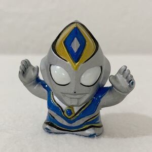 ニセウルトラマンダイナ「ウルトラマンダイナ」指人形　ソフビフィギュア★高さ約4.5cm〈ｄ