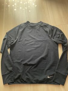 ナイキ　NIKE製 ランニング　長袖シャツ　長袖Tシャツ　　カラー:シンプルブラック　サイズ:XL