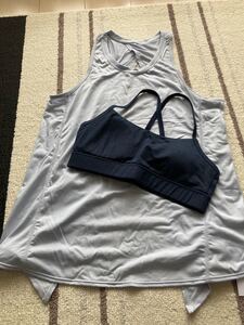 スポーツブラ。ヨガウェア。