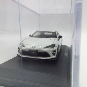 1/64 トヨタ GR 86 後期 TOYOTA 非売品 Gazoo Racing ホワイトパール カラーサンプルの画像3