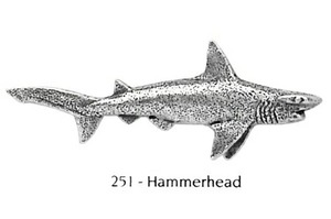 ピンバッジ シュモクザメ 251 撞木鮫 ハンマーヘッドシャーク 鮫 ピンズ バッチ スズ シルバー ピューター おしゃれ ブローチ バッジ