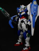 【完成品】RG 1/144 00クアンタ 00QAN[T] CELESTIAL BEING MOBILE SUIT GNT-0000_画像3