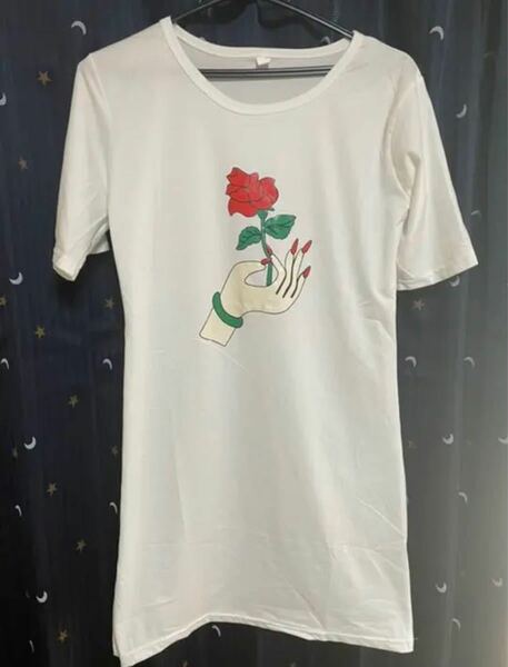 薔薇プリントロング丈Tシャツ