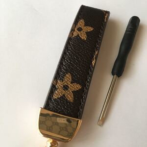 新品・未使用/PUレザーキーホルダー/フラワーブラウン/ゴールドリング/キーチェーン/キーリング
