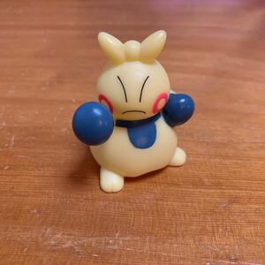 29. ポケモン ポケモンキッズ 2005 マクノシタ ソフビ 指人形 任天堂 バンダイ レア 希少 中古品 美品 送料無料