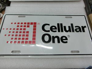 アメリカの飾りナンバープレートです　Cellular　One