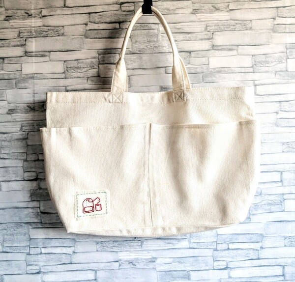 ティーバッグの刺繍 横長トートバッグ ボストンバッグ 白 2ポケット 大容量 Lサイズ 広いマチ オーダーメイド 名入れ