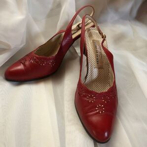 値下げしました。カットワークが大人可愛いサンダル
