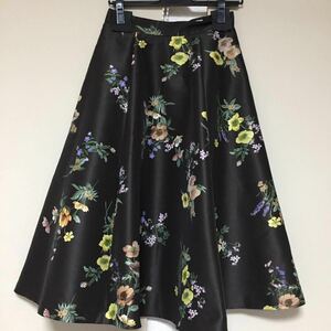 [ tag equipped ] my Strada flower pattern flair skirt 