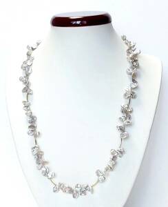 Art hand Auction ★Livraison gratuite★Fait à la main★Unique en son genre★Rare ! Élégant collier de perles keshi grises 18 carats, collier, pendentif, perle, Perles d'eau douce