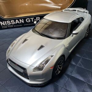 ラジコンカー NISSAN GT-R