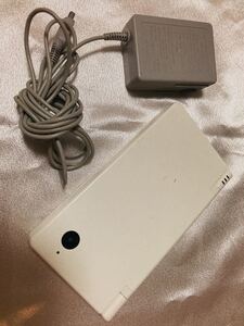 値下げ!NintendoDSi ホワイト 中古 ニンテンドーDS 充電器付き 任天堂 ACアダプター付き ゲーム機