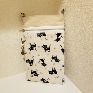 ハンドメイド スマホポーチ 猫さん柄