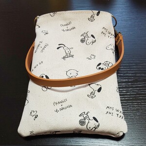 ハンドメイド*スマホポーチお値下げ不可