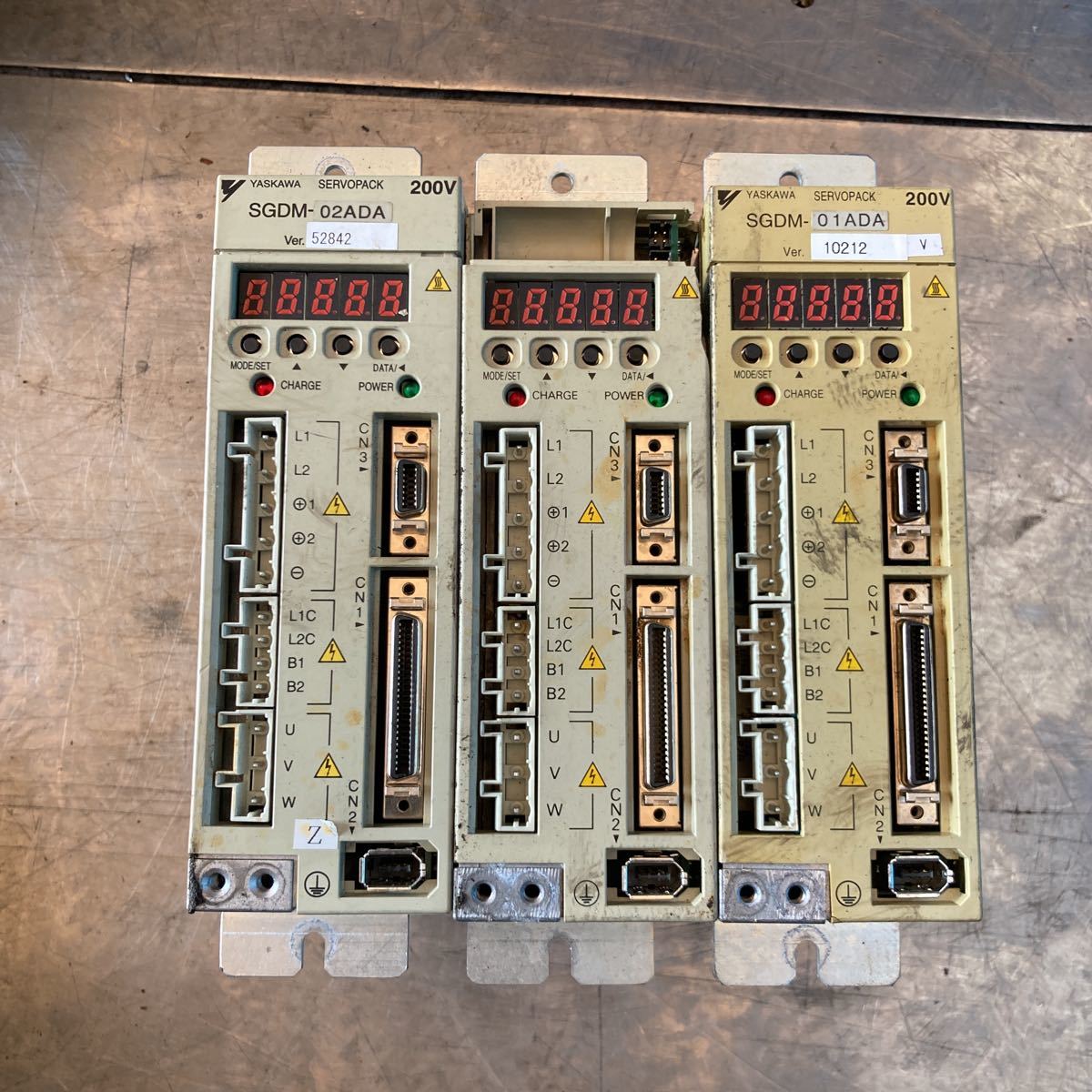 最大91%オフ! YASKAWA サーボモータ SGMSS-10ACA21 ...