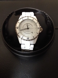 超美品　箱付　日本製　MAGNETIC × VICTIM ビクティム　クォーツ式 3針 アナログ カレンダー 腕時計 ウォッチ ホワイト　J-12型
