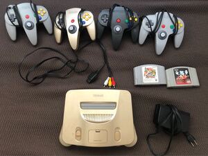 NINTENDO64 ニンテンドー64 限定ゴールドカラー本体コントローラー4つ+ゴールデンアイ、大乱闘スマッシュブラザーズ付